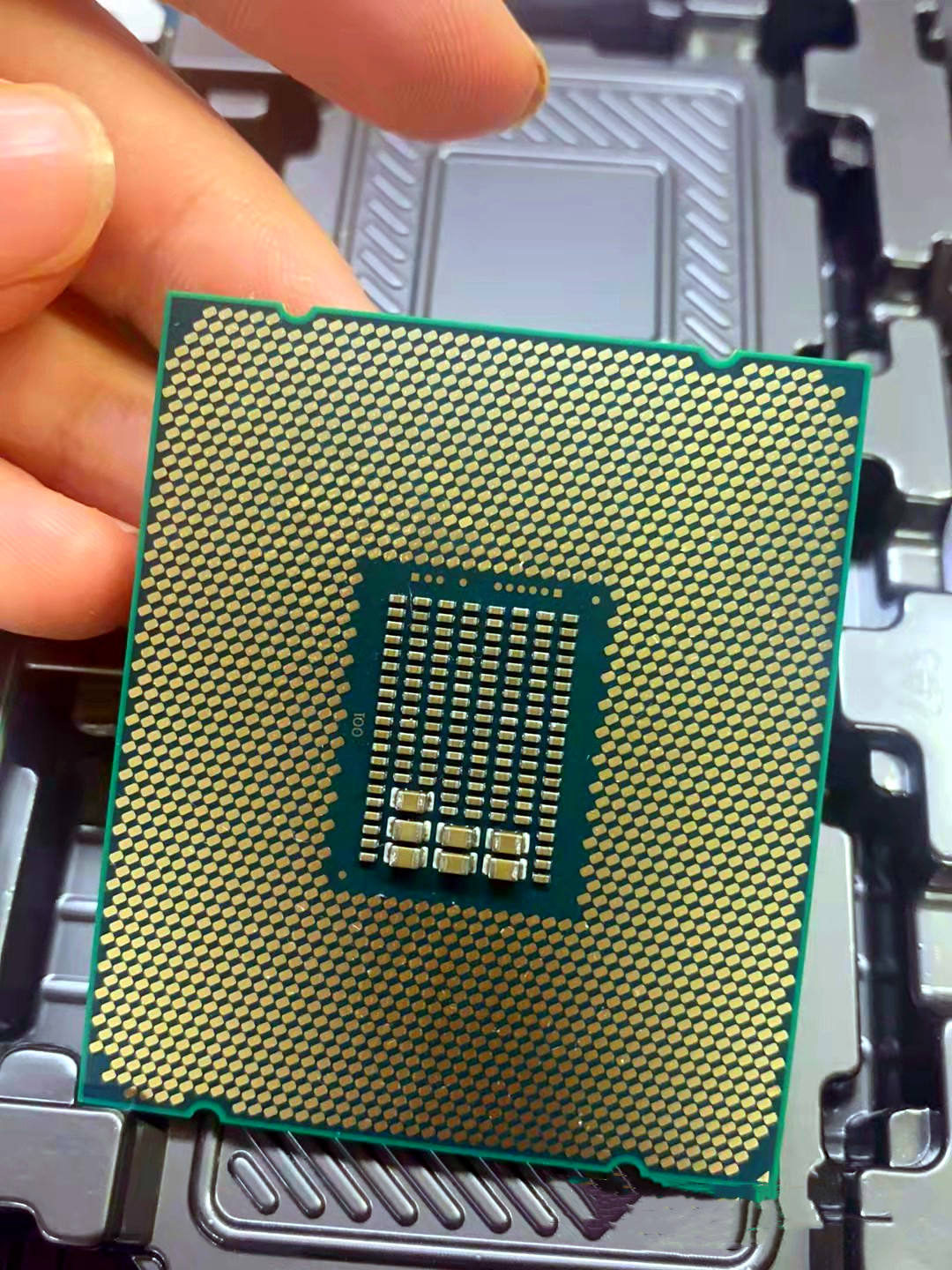 Originele server CPU Intel Xeo - E5 2699 V4 recensie en prijs